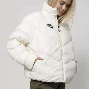 Nike Cream Puffer Jacket XS